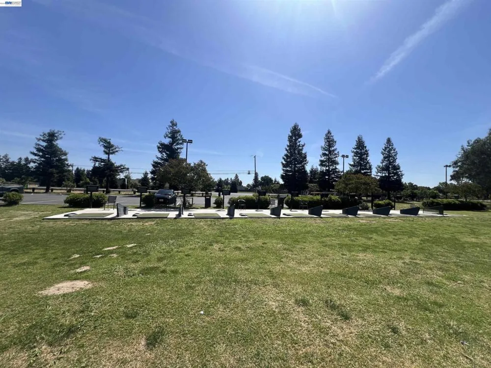 17051 Escalon Bellotta Rd Escalon, CA 95320