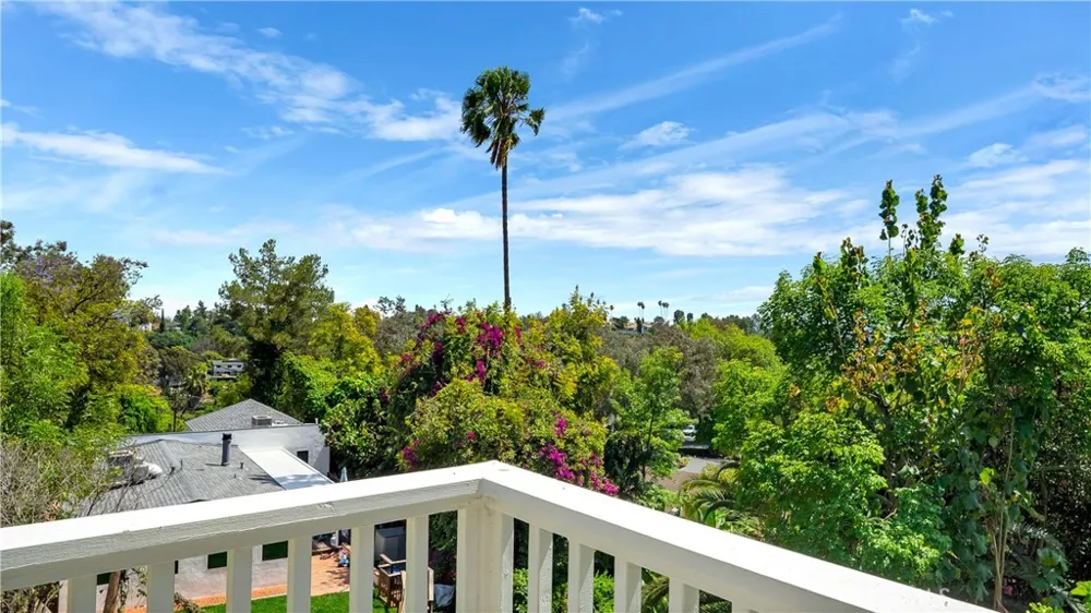 407 Alta Vista Avenue South Pasadena, CA 91030