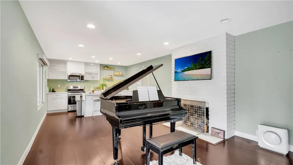 407 Alta Vista Avenue South Pasadena, CA 91030