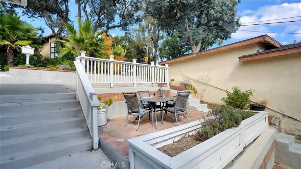 407 Alta Vista Avenue South Pasadena, CA 91030