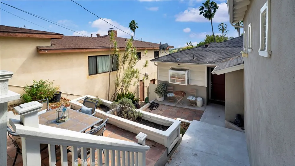 407 Alta Vista Avenue South Pasadena, CA 91030