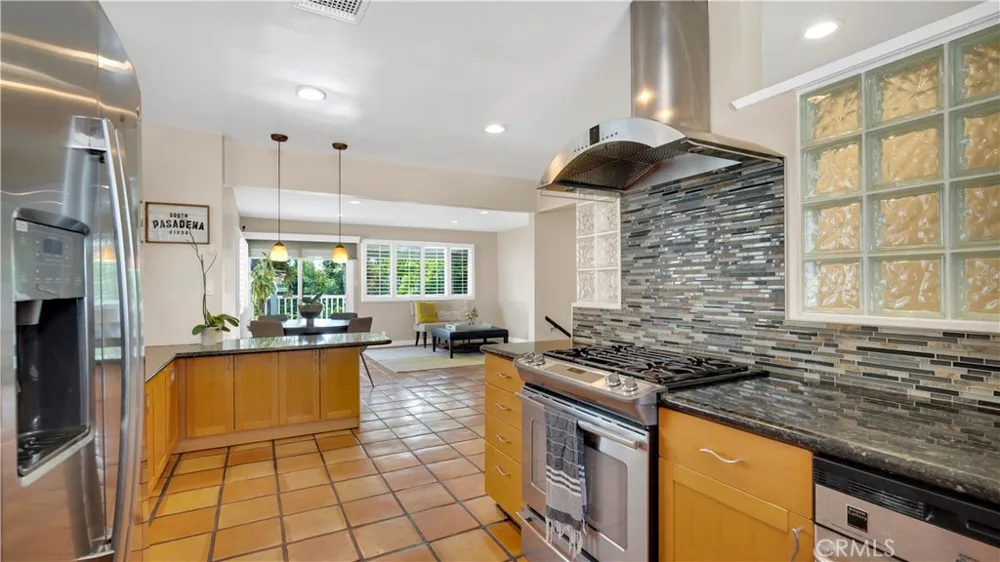 407 Alta Vista Avenue South Pasadena, CA 91030