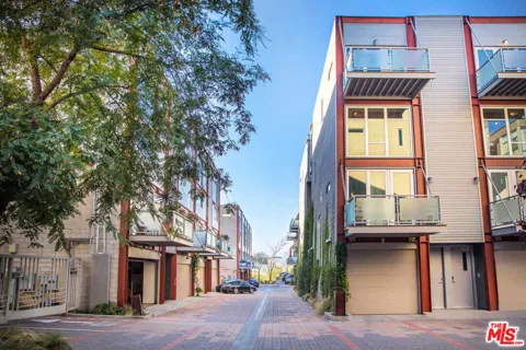 3450 Cahuenga Boulevard #601