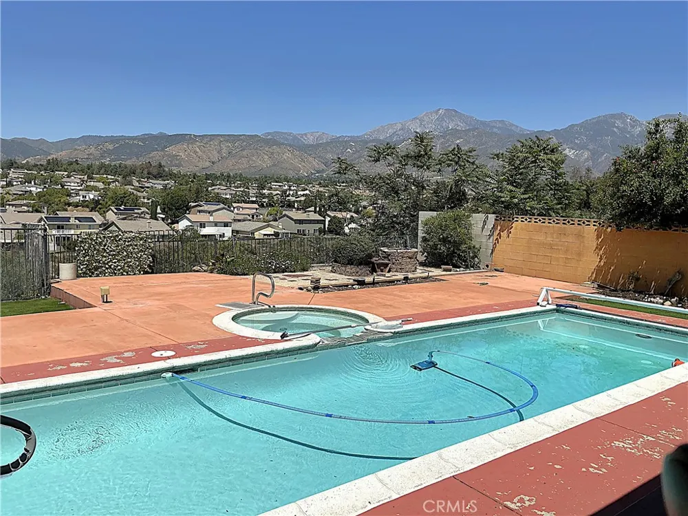 11735 Peach Tree Yucaipa, CA 92399