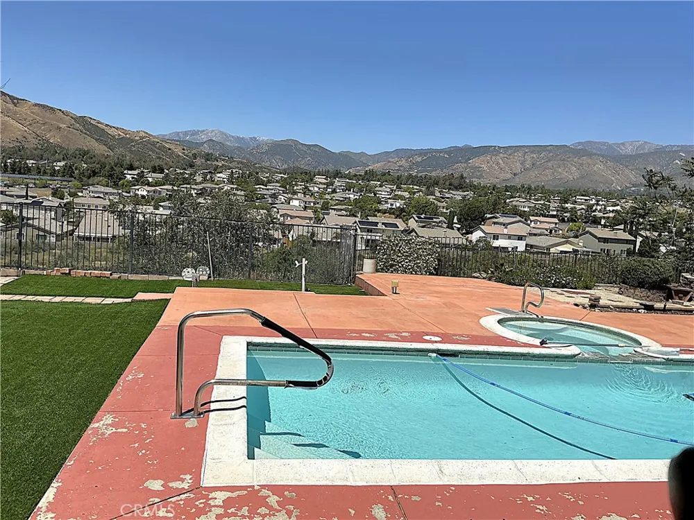 11735 Peach Tree Yucaipa, CA 92399