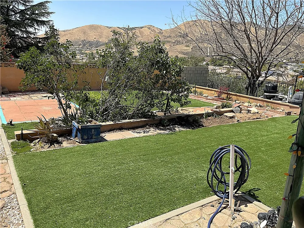 11735 Peach Tree Yucaipa, CA 92399
