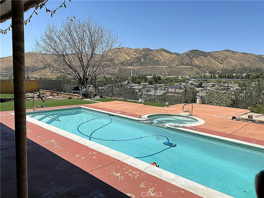 11735 Peach Tree Yucaipa, CA 92399