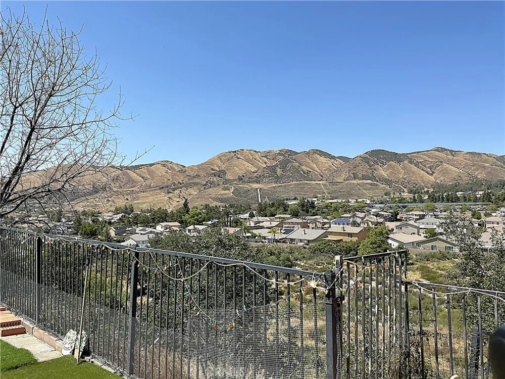 11735 Peach Tree Yucaipa, CA 92399