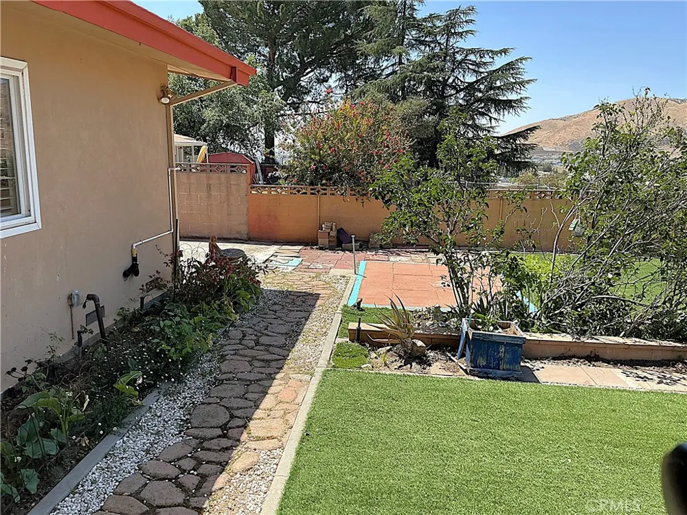 11735 Peach Tree Yucaipa, CA 92399