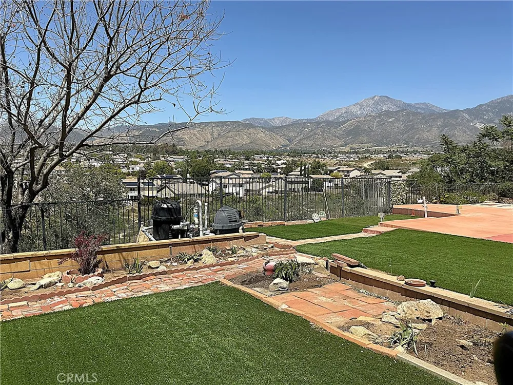 11735 Peach Tree Yucaipa, CA 92399