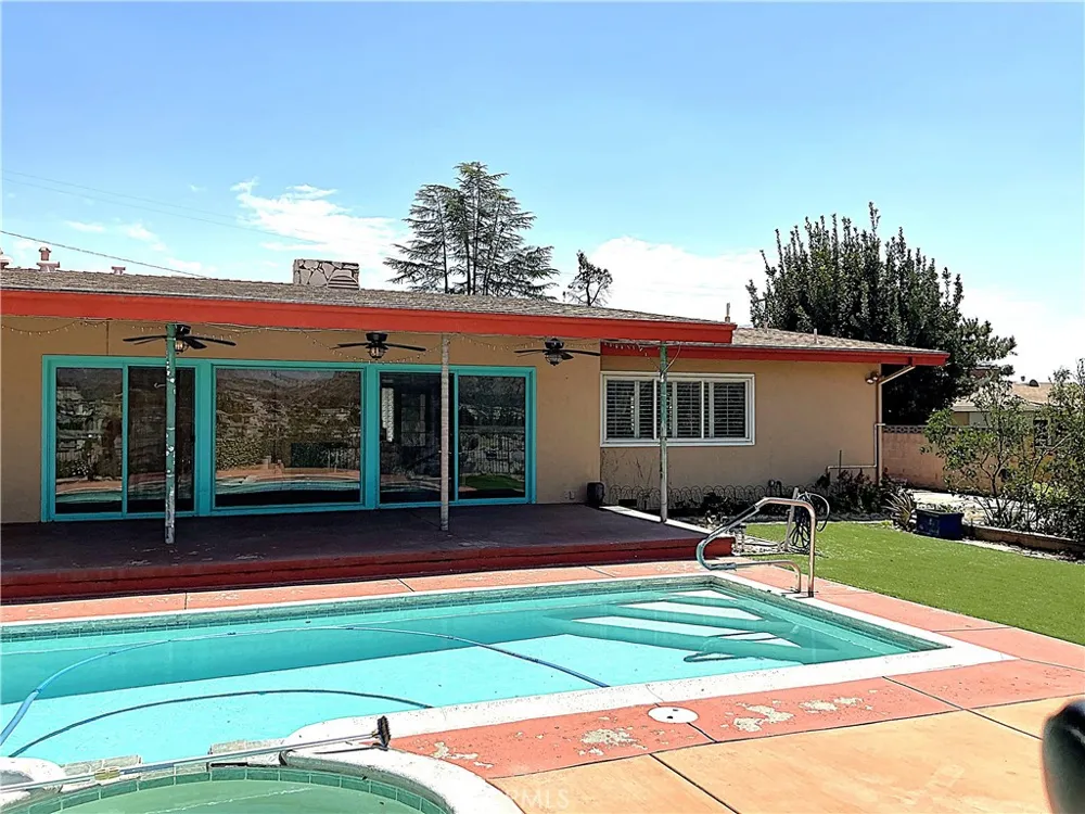 11735 Peach Tree Yucaipa, CA 92399
