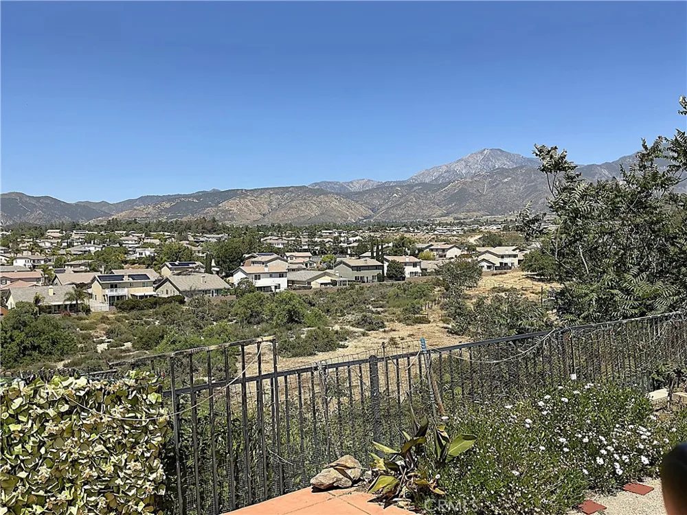 11735 Peach Tree Yucaipa, CA 92399