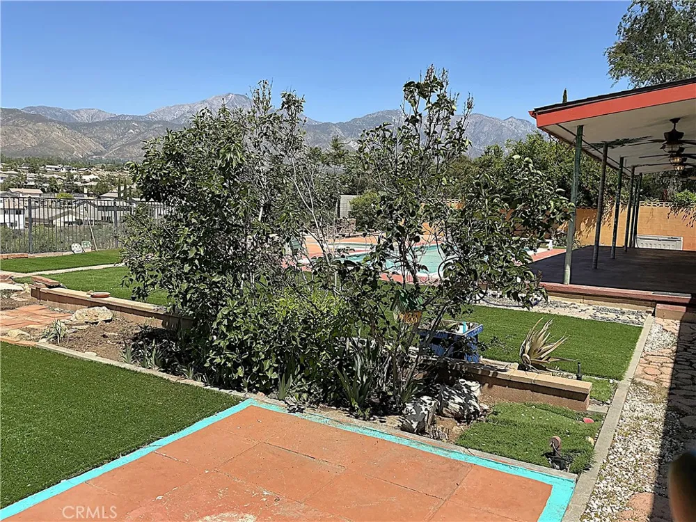 11735 Peach Tree Yucaipa, CA 92399