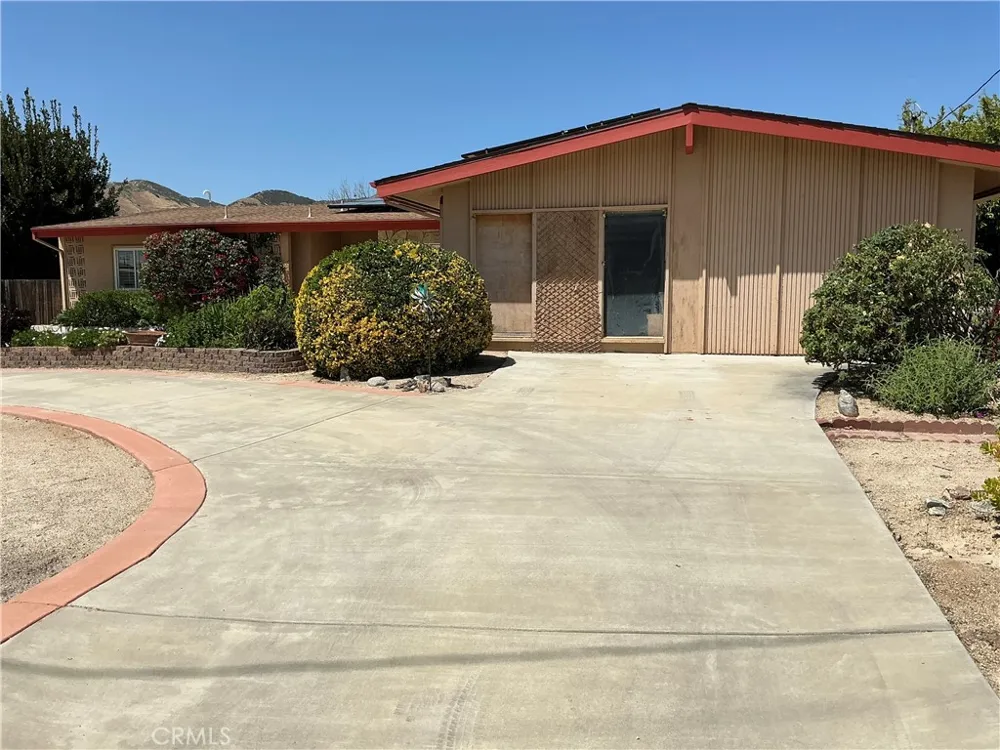 11735 Peach Tree Yucaipa, CA 92399