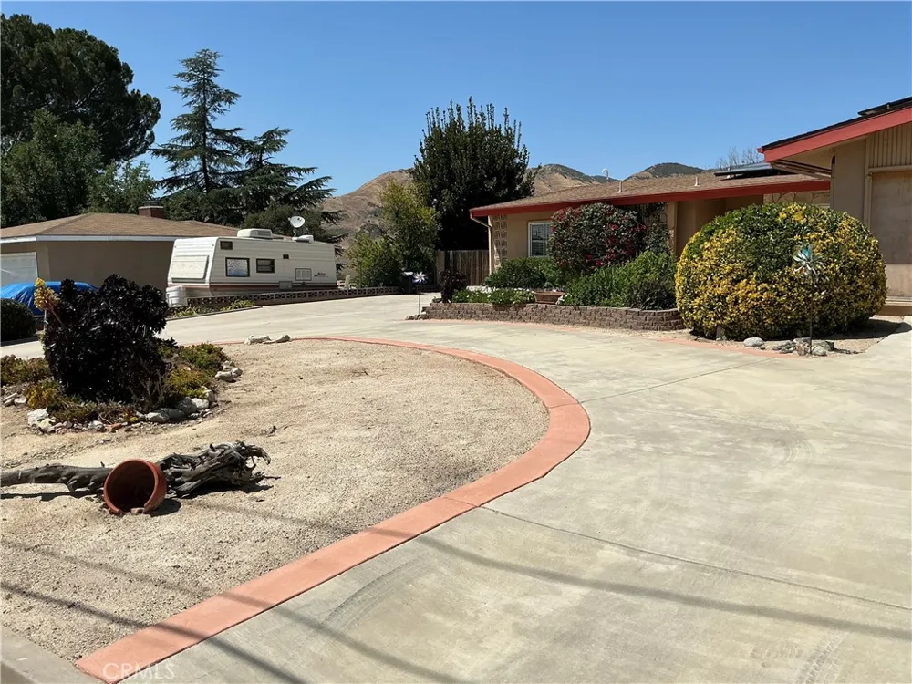 11735 Peach Tree Yucaipa, CA 92399