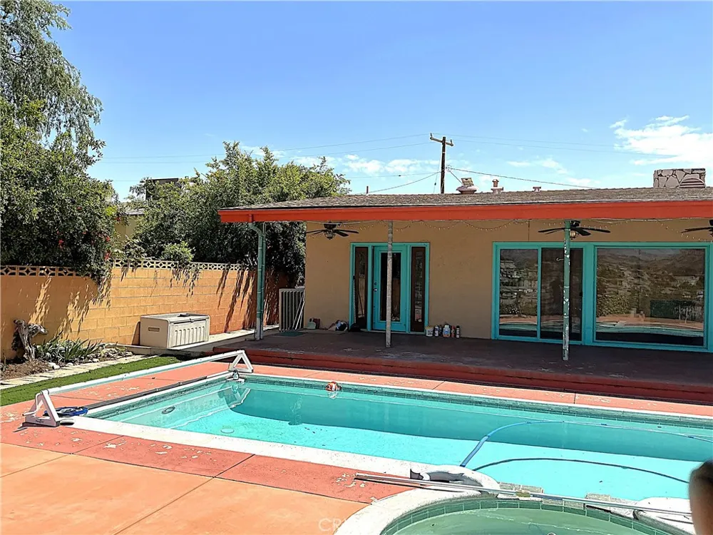 11735 Peach Tree Yucaipa, CA 92399
