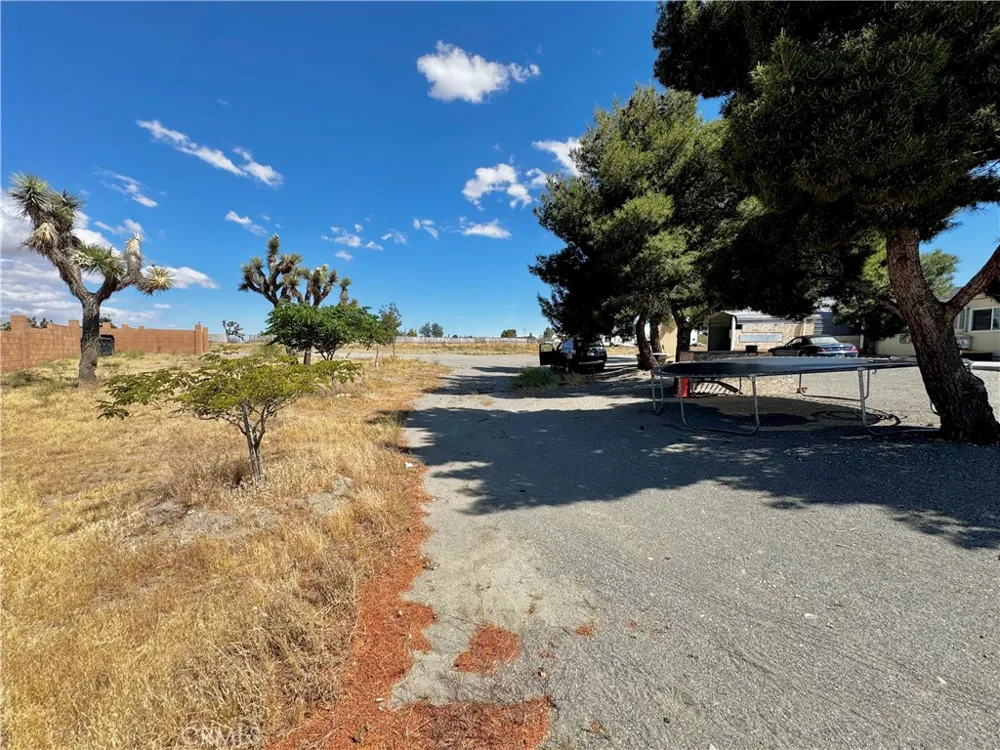 2775 Duncan Road Phelan, CA 92371