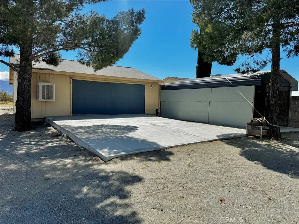 2775 Duncan Road Phelan, CA 92371