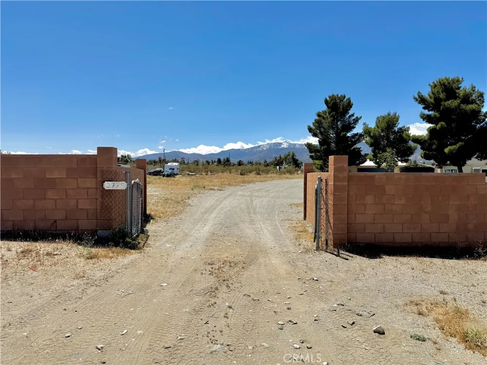 2775 Duncan Road Phelan, CA 92371