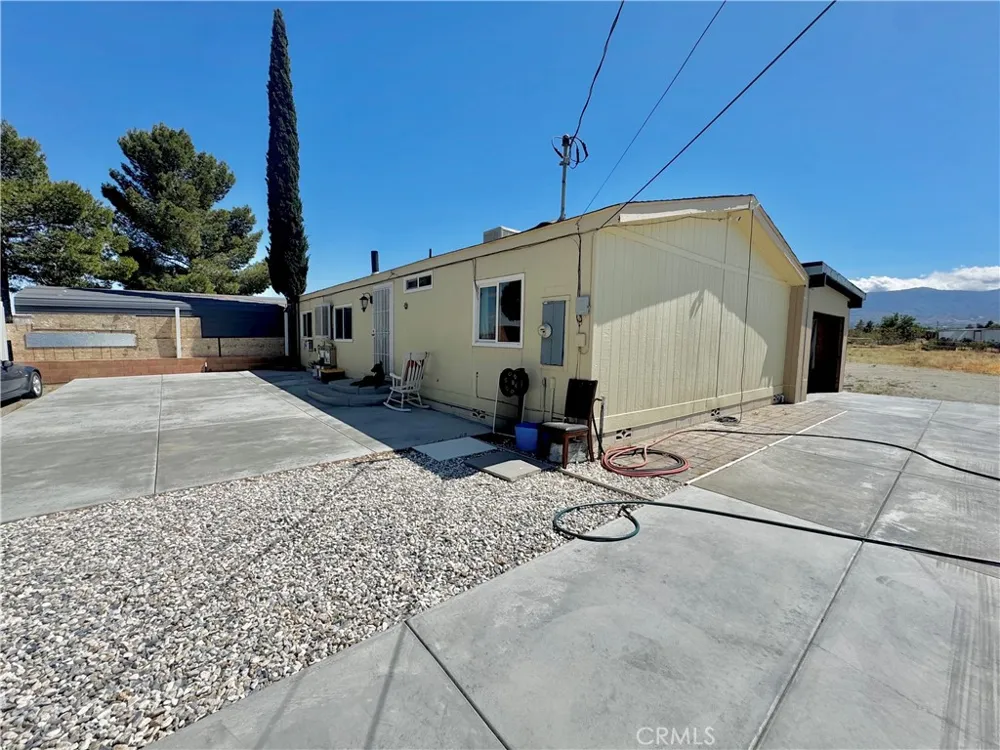 2775 Duncan Road Phelan, CA 92371
