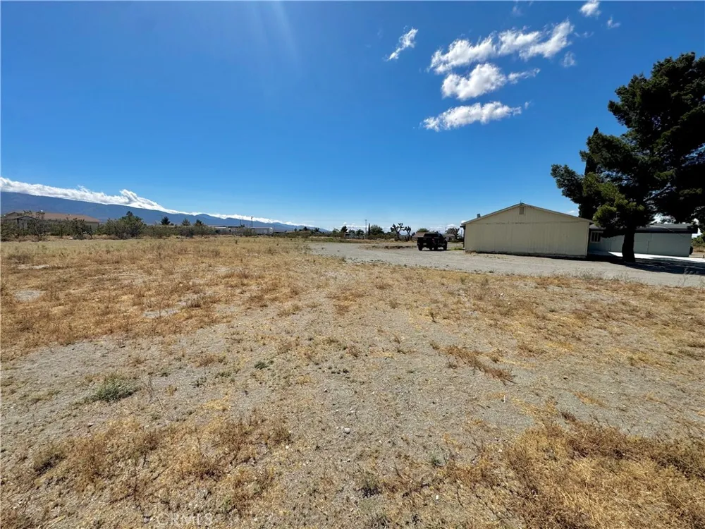2775 Duncan Road Phelan, CA 92371
