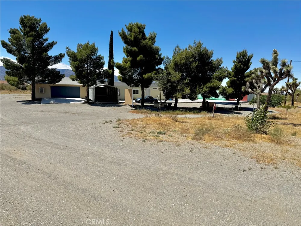 2775 Duncan Road Phelan, CA 92371