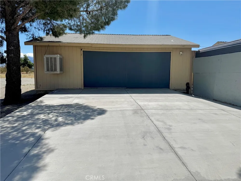 2775 Duncan Road Phelan, CA 92371