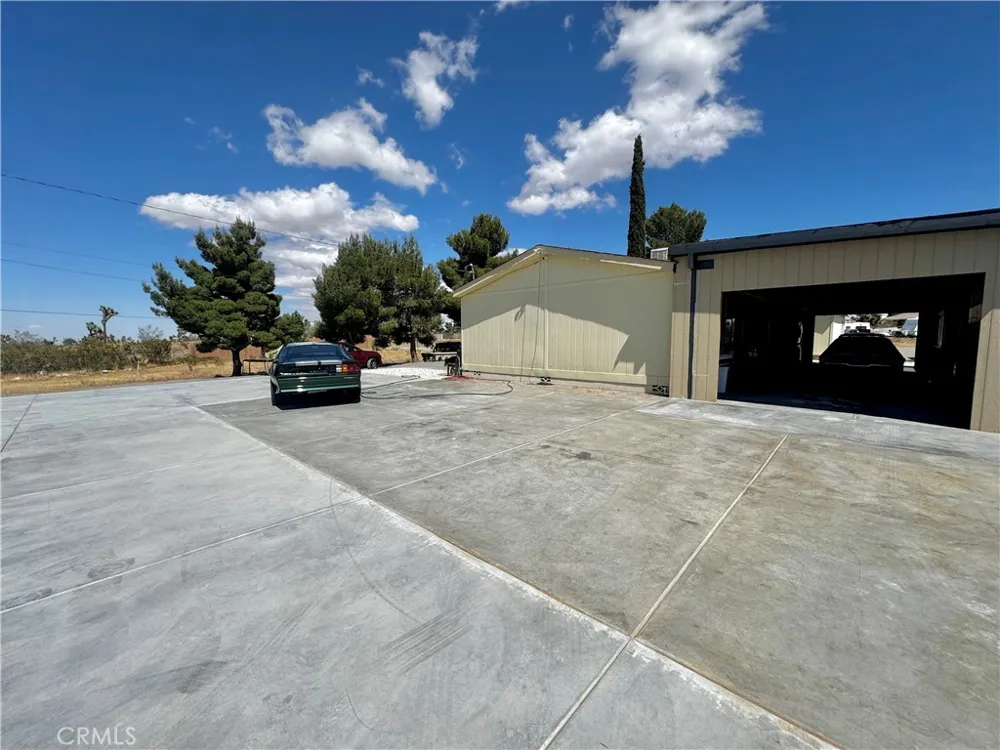 2775 Duncan Road Phelan, CA 92371