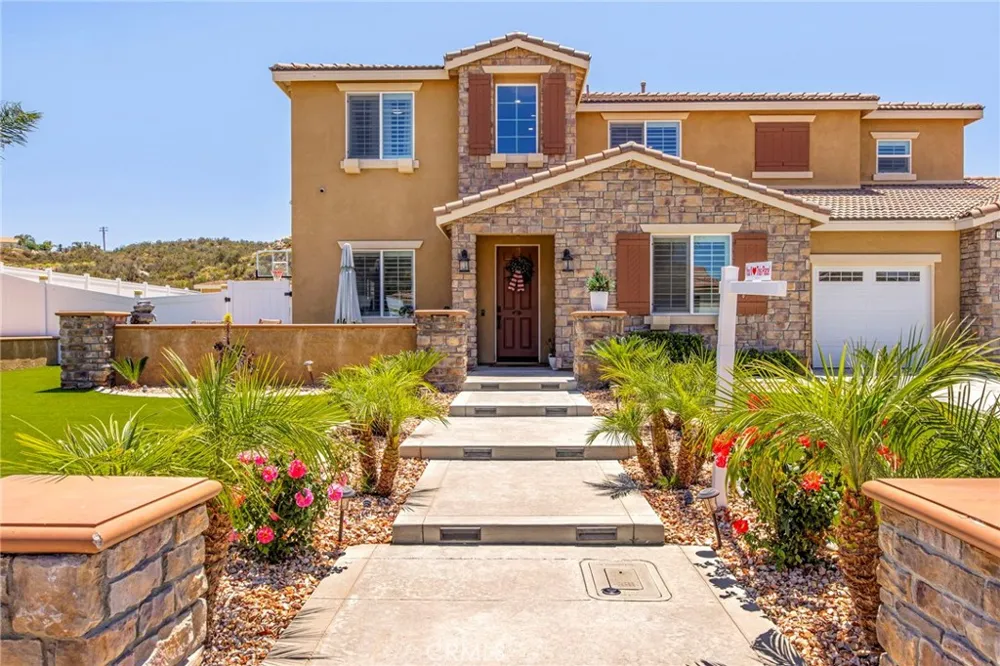 32797 Hayden Menifee, CA 92584