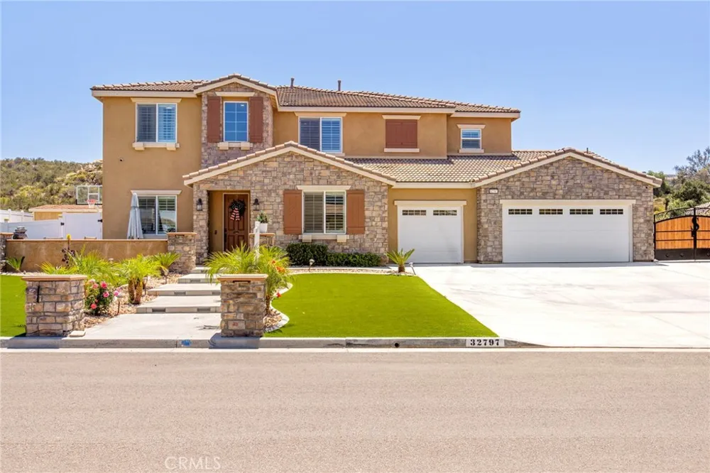 32797 Hayden Menifee, CA 92584