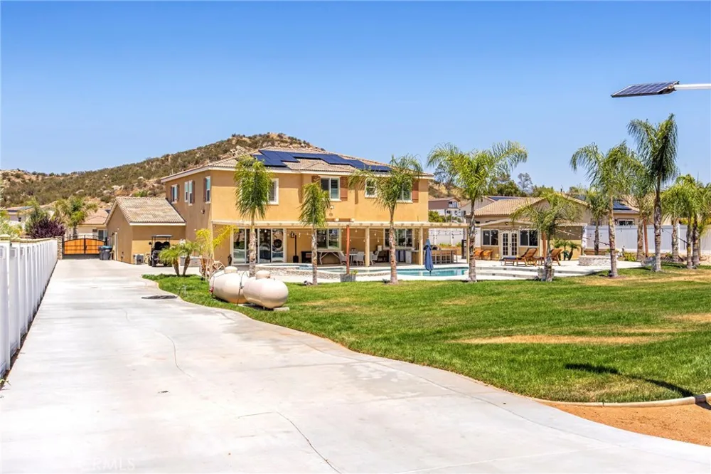 32797 Hayden Menifee, CA 92584