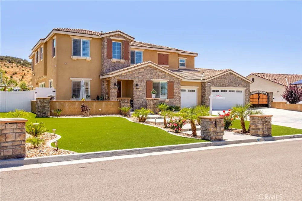 32797 Hayden Menifee, CA 92584