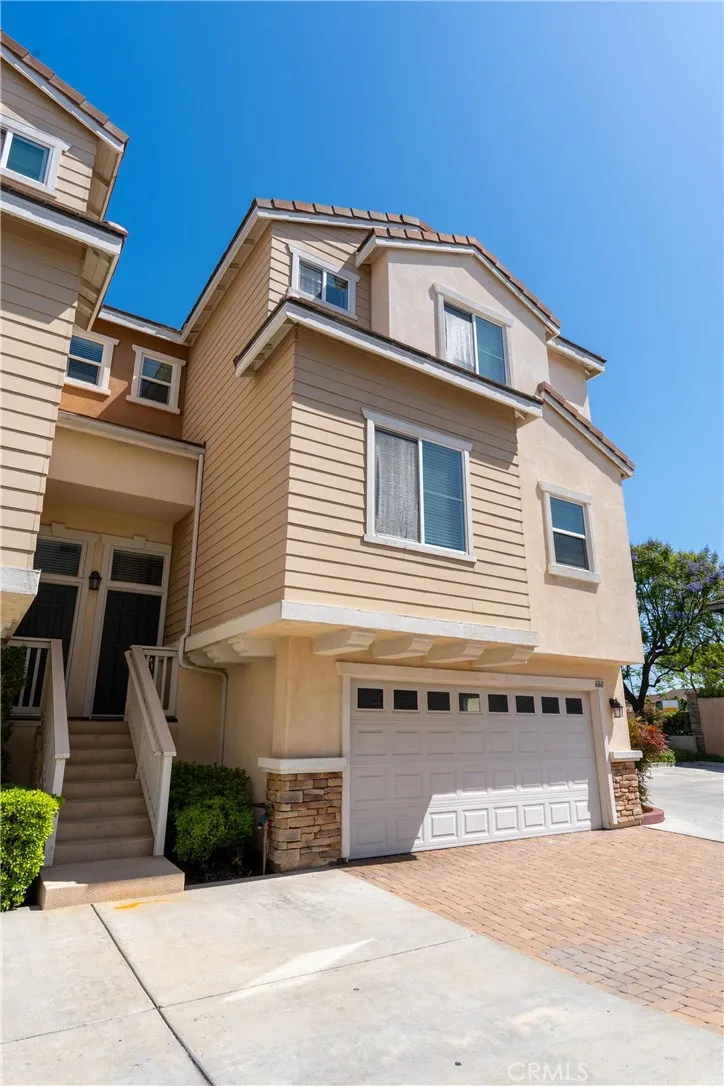 6168 Lincoln Cypress, CA 90630