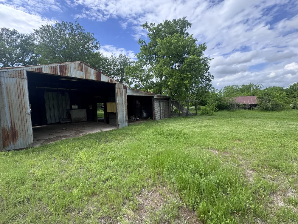 1210 E Old Chico Road Decatur, TX 76234