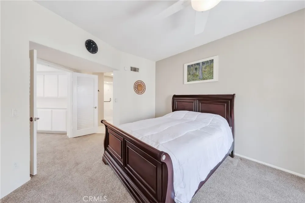 512 S Hollydale Anaheim, CA 92808