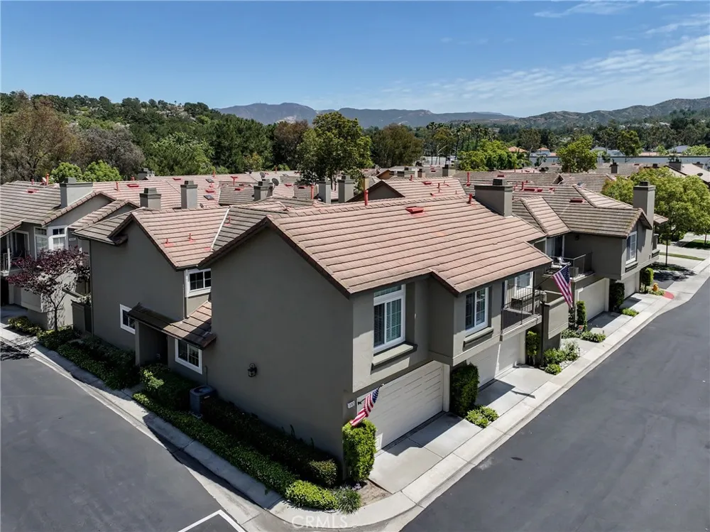512 S Hollydale Anaheim, CA 92808