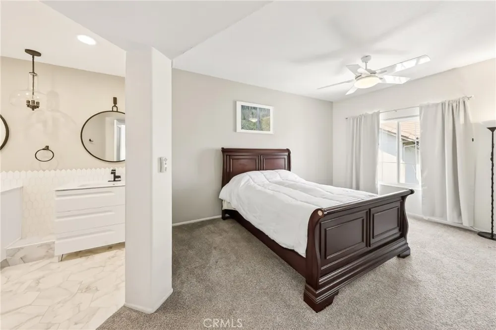 512 S Hollydale Anaheim, CA 92808