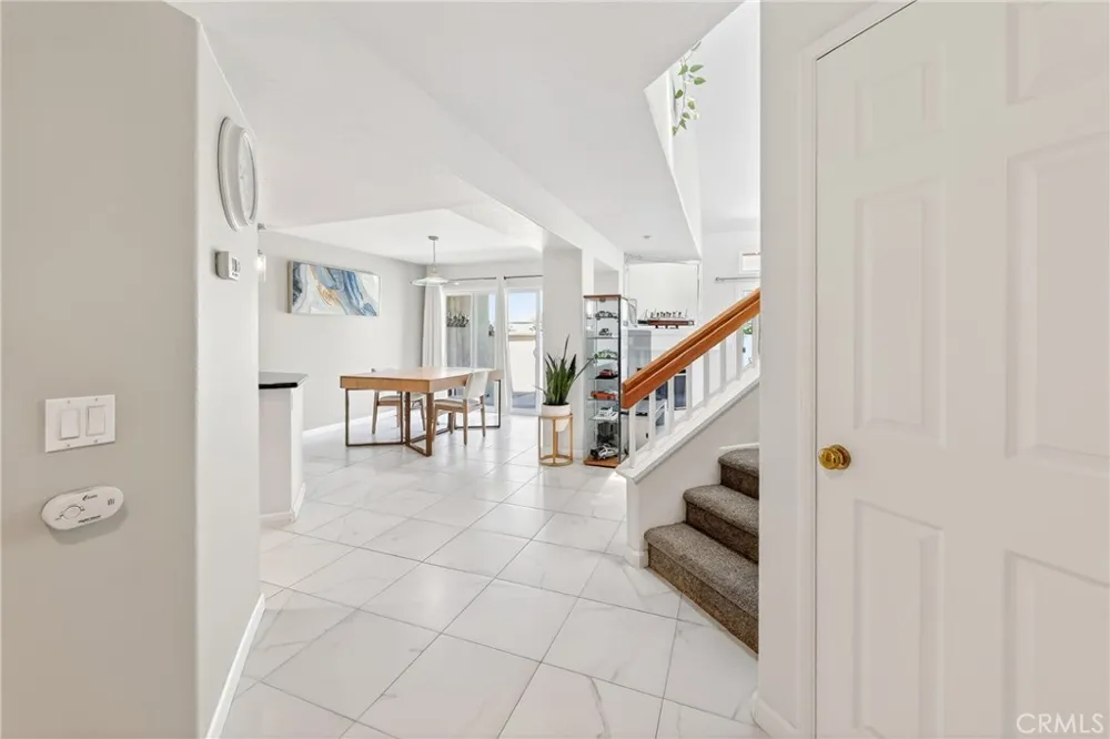 512 S Hollydale Anaheim, CA 92808