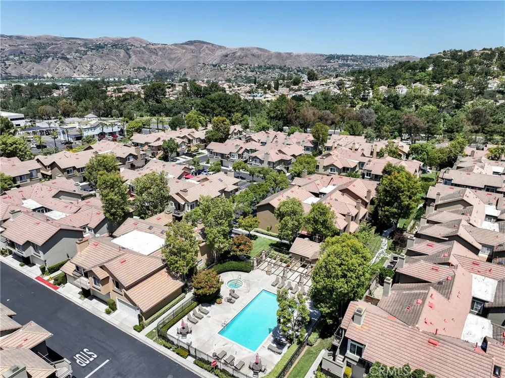 512 S Hollydale Anaheim, CA 92808