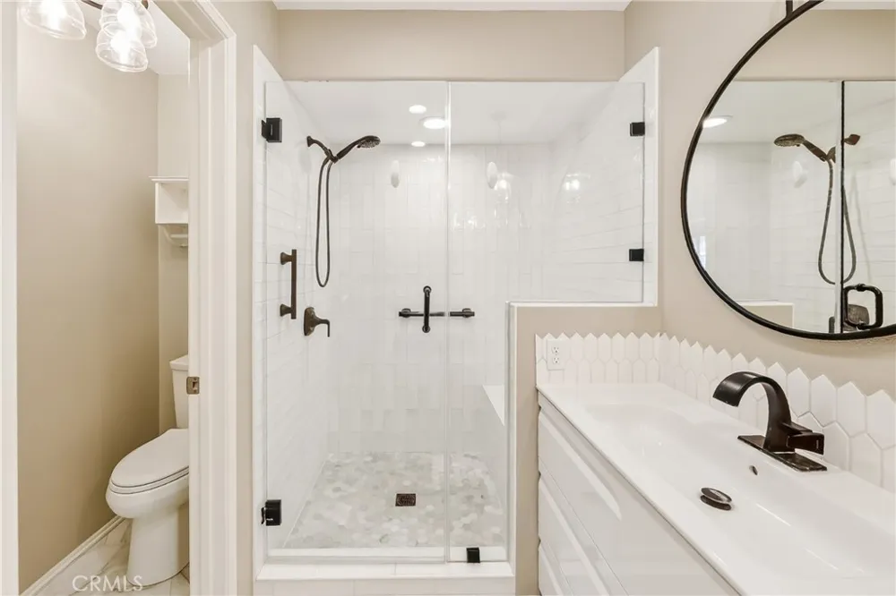 512 S Hollydale Anaheim, CA 92808