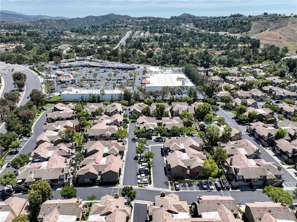 512 S Hollydale Anaheim, CA 92808
