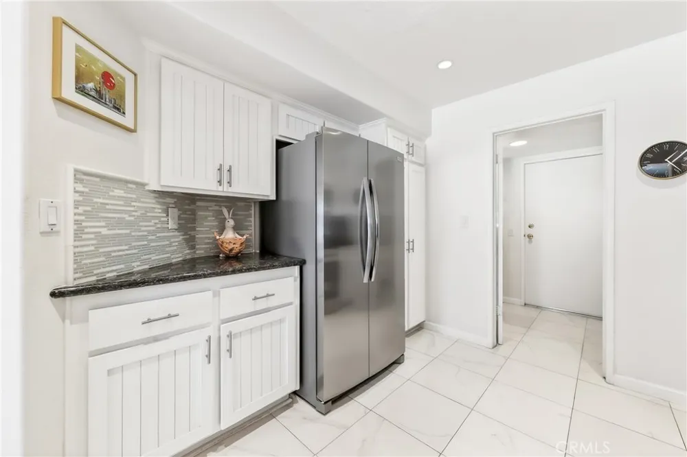 512 S Hollydale Anaheim, CA 92808