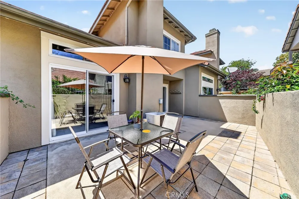 512 S Hollydale Anaheim, CA 92808