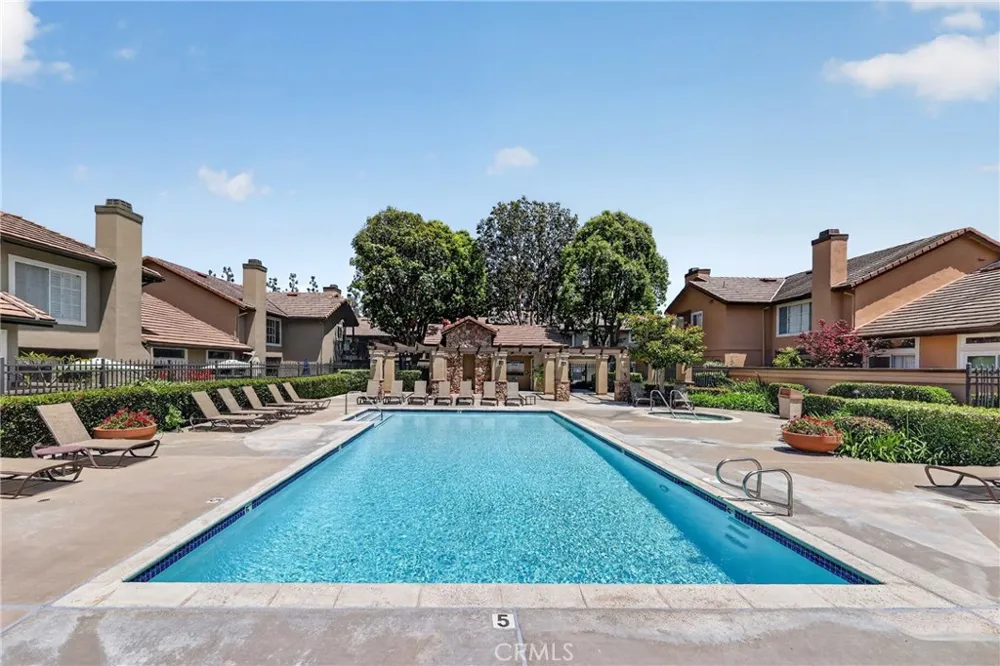 512 S Hollydale Anaheim, CA 92808