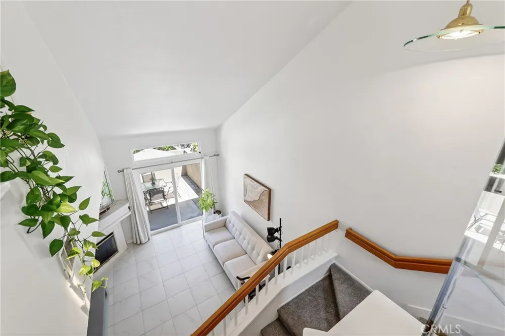 512 S Hollydale Anaheim, CA 92808