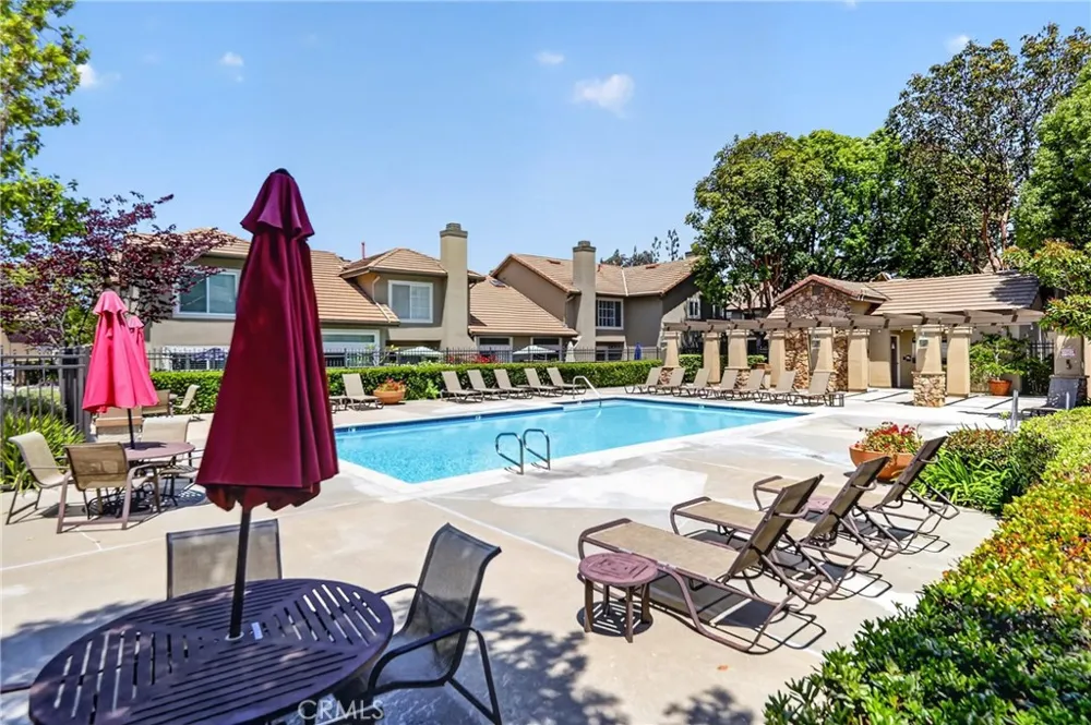 512 S Hollydale Anaheim, CA 92808