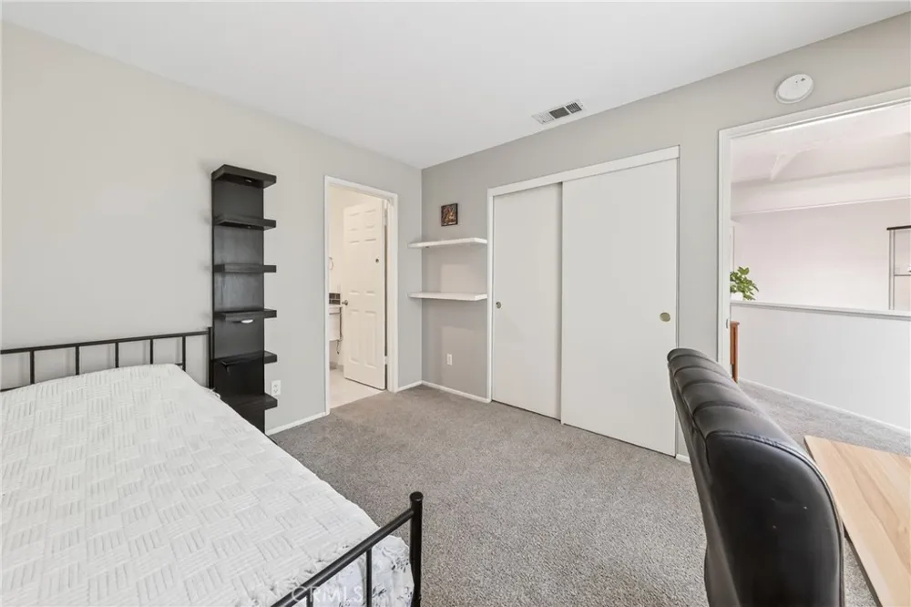512 S Hollydale Anaheim, CA 92808