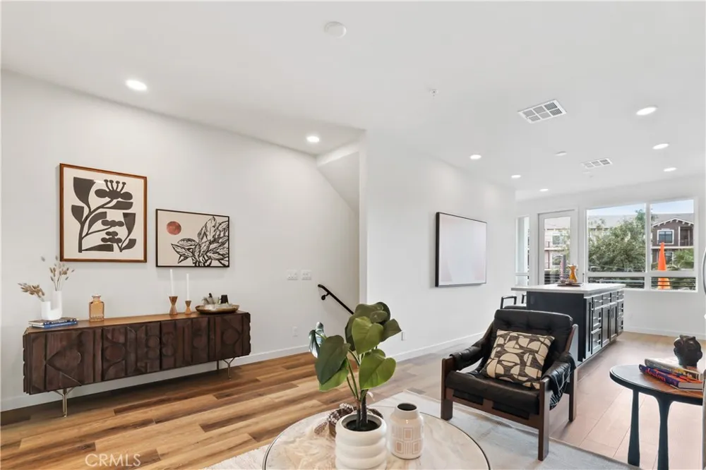 29 Bigsby Drive Stanton, CA 90680