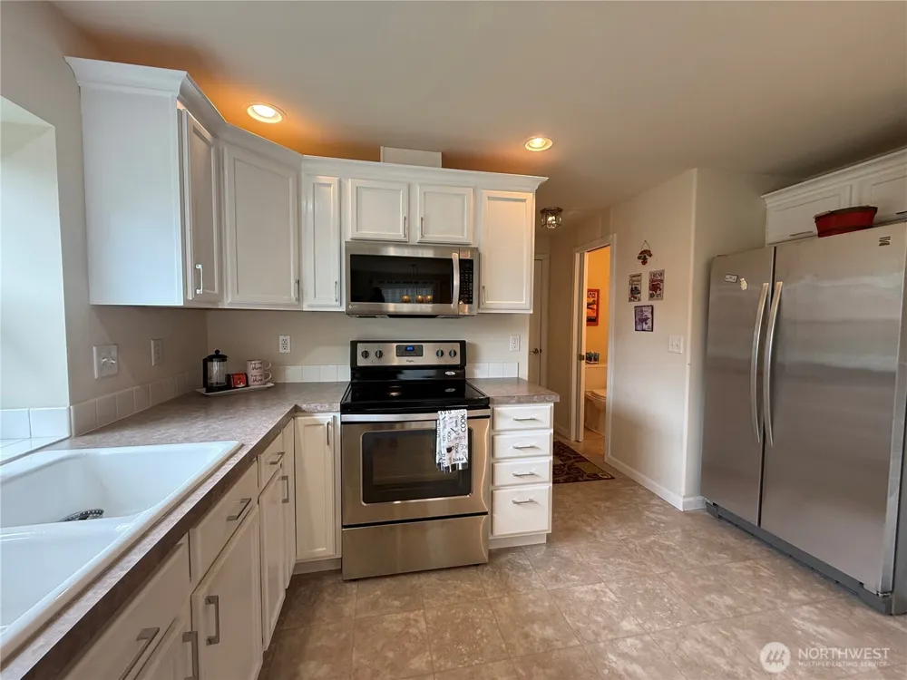 611 Andrews Avenue Cosmopolis, WA 98537