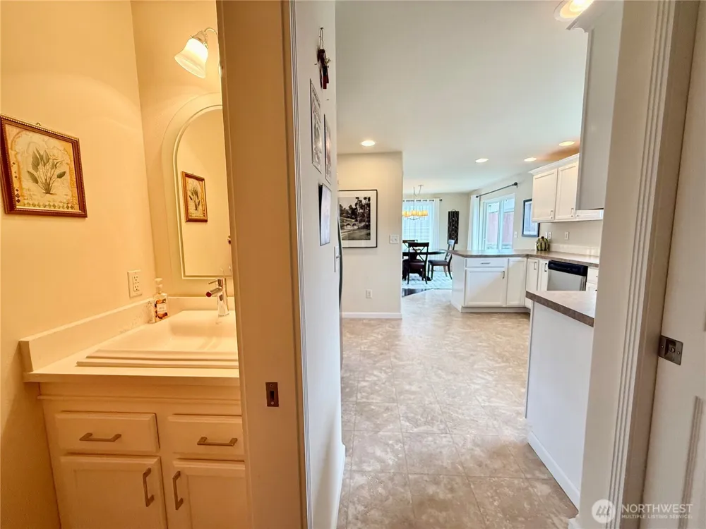 611 Andrews Avenue Cosmopolis, WA 98537